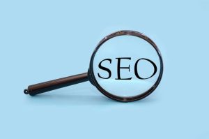 راهنمای جامع آموزش 16 روش بازاریابی آنلاین: سوالات متداول، مزایا، چالش‌ها و نحوه استفاده