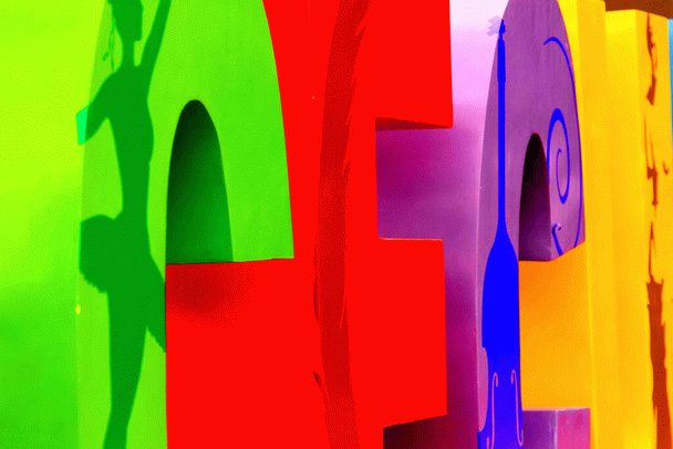 چگونه در یوتیوب محبوب شویم؟ چکیده‌ای از تجربیات نی‌نی‌سایت (۱۲ مورد)، سوالات متداول و راهنمایی جامع